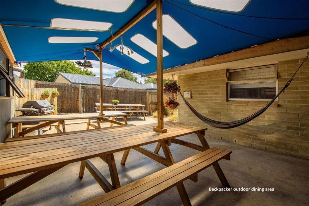 A Pousada Wanaka Backpackers Bothy Exterior foto